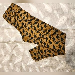 TC LuLaRoe Limited Print Kangaroo Leggings